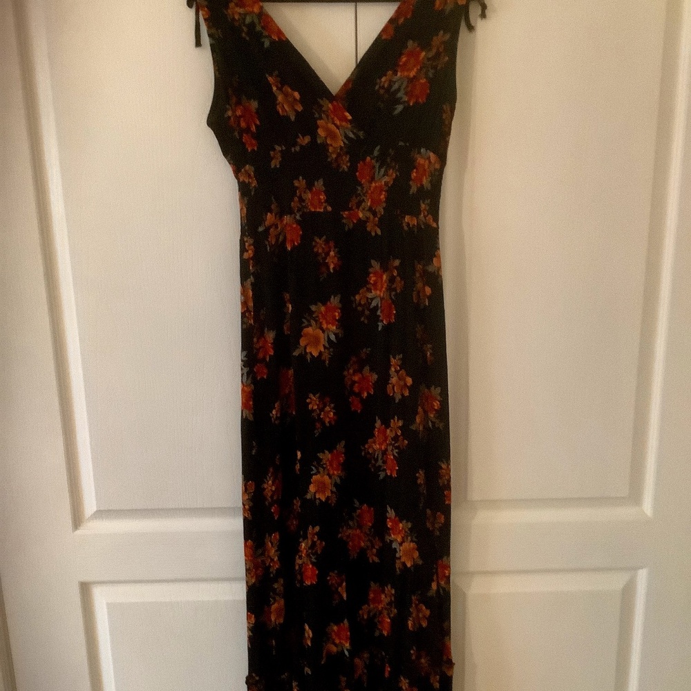 Lily Morgan, Large, Black with flowers